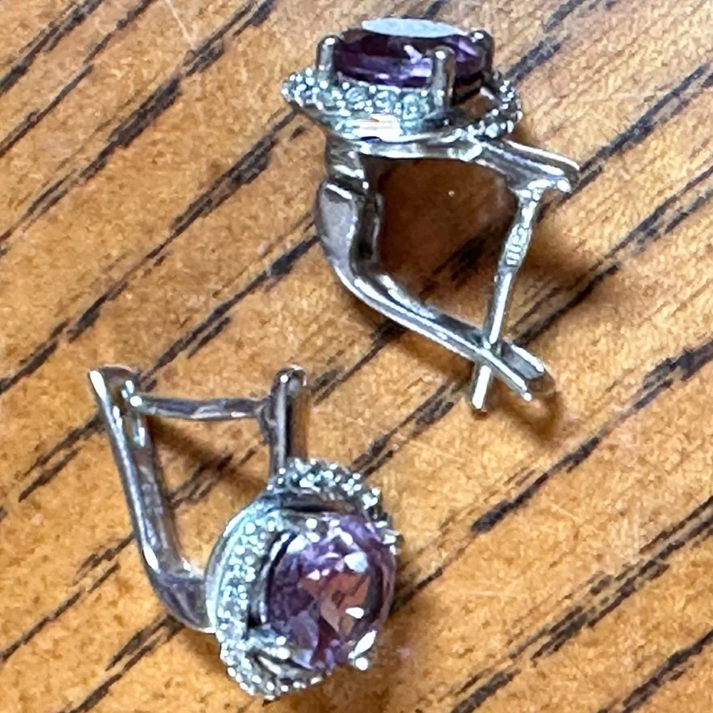 925 Sterling Silver Huggie
Earring over
Round Alexandrite 4,Ict. - Picture 9 of 10